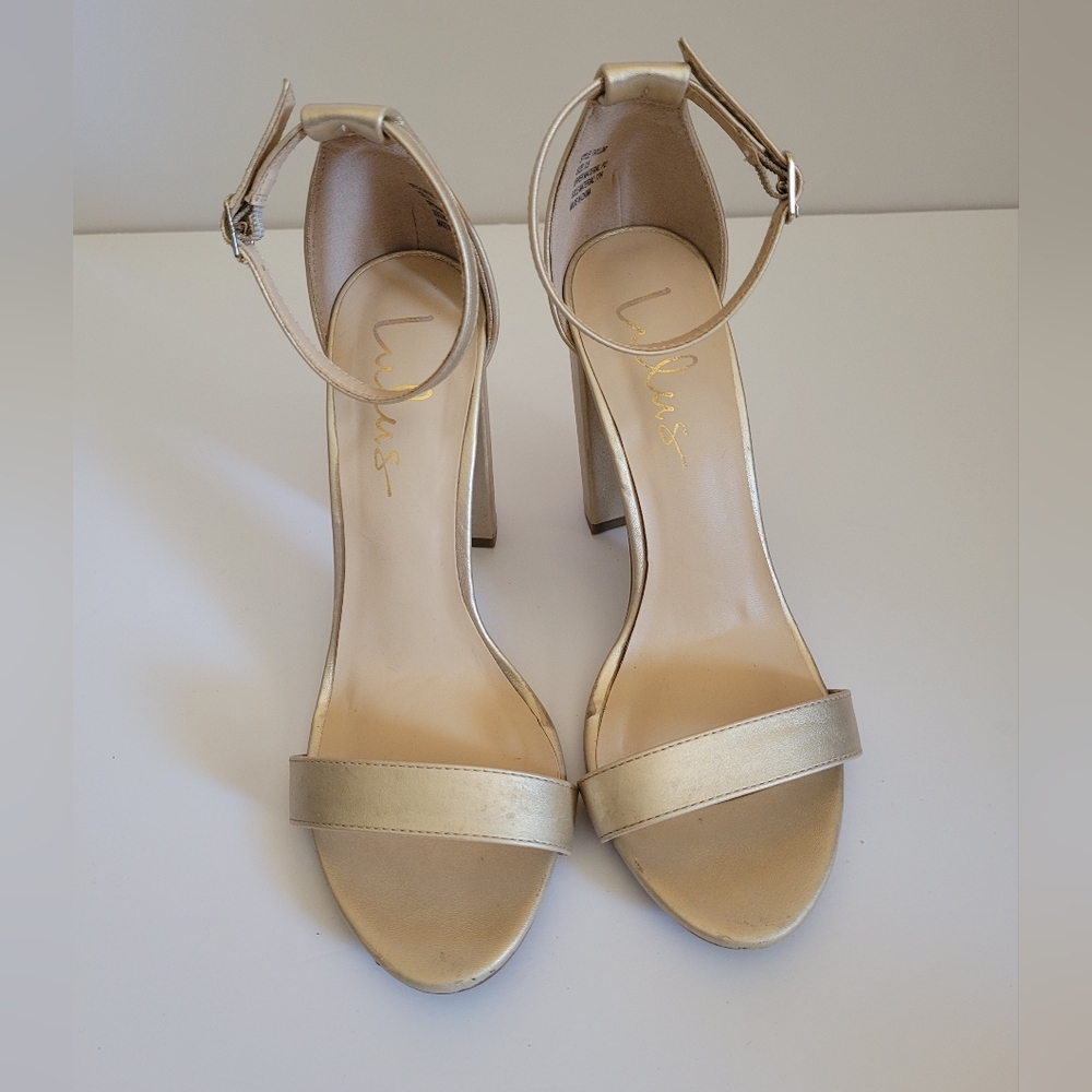 Lulu's Women's Heels size 7.5 Taylor Style Strapped